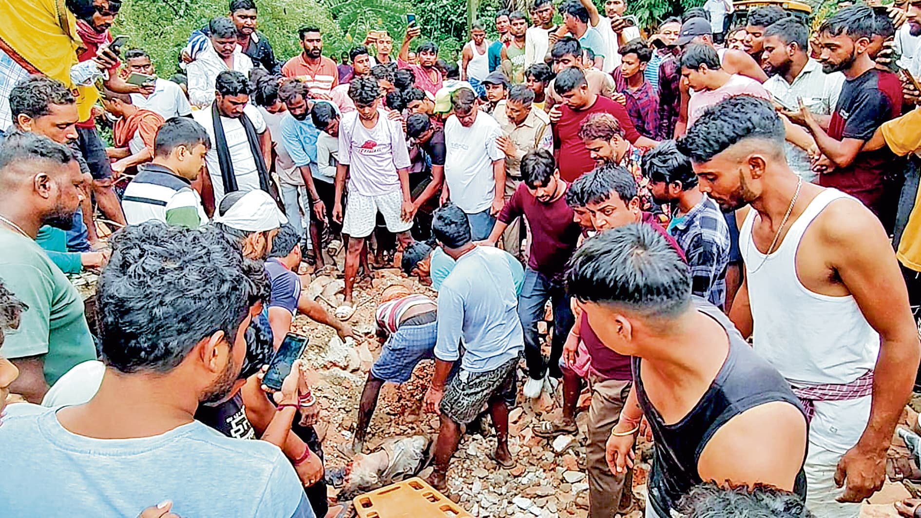माइनिंग इंस्टीट्यूट के परित्यक्त मकान का हिस्सा ढहा, चली गयीं दो जानें