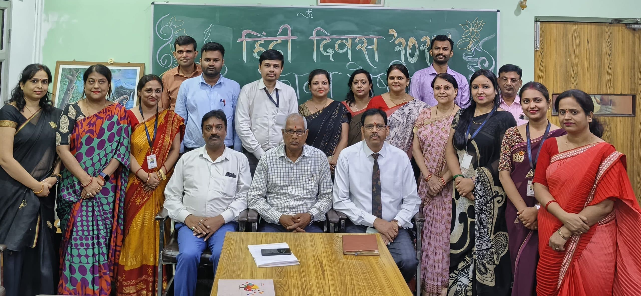 Bokaro news: हिंदी हमें राष्ट्रीयता से जोड़ती है व देश प्रेम की भावना उत्प्रेरित करती है : सूरज शर्मा