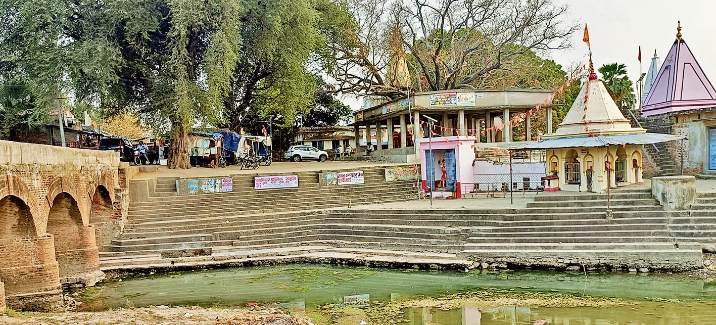 Gaya News : बौद्ध पर्यटन स्थल भूरहा में भी होता है पिंडदान