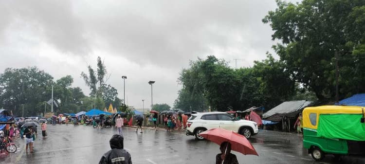 लिट्टीपाड़ा में बारिश की वजह से 24 घंटे से बिजली गुल