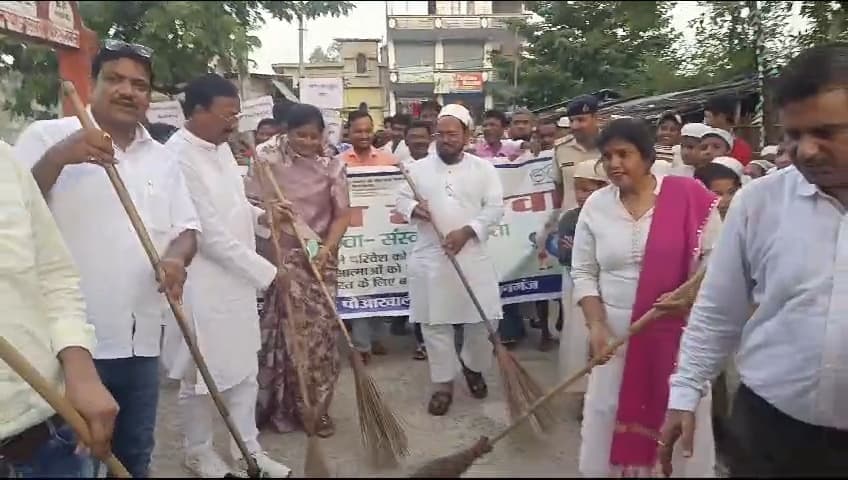पौआखाली में स्वच्छता ही सेवा की शपथ दिलाकर अभियान का किया शुभारंभ