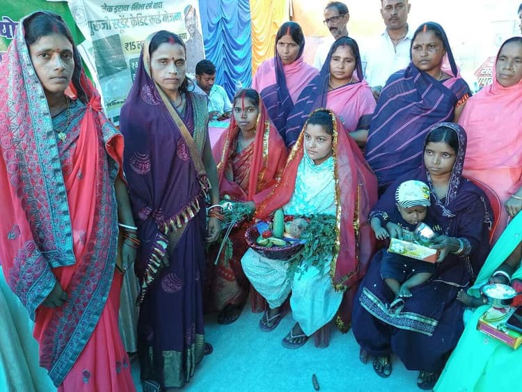 ठाढ़ी पंचायत में अबुआ आवास के लिए 448 लोगों ने दिये आवेदन, मुख्यमंत्री पशुधन योजना के लिए 20 आवेदन जमा