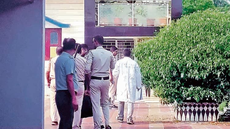 पृथ्वीराज और अजय की संपत्ति अटैच करने की प्रक्रिया शुरू