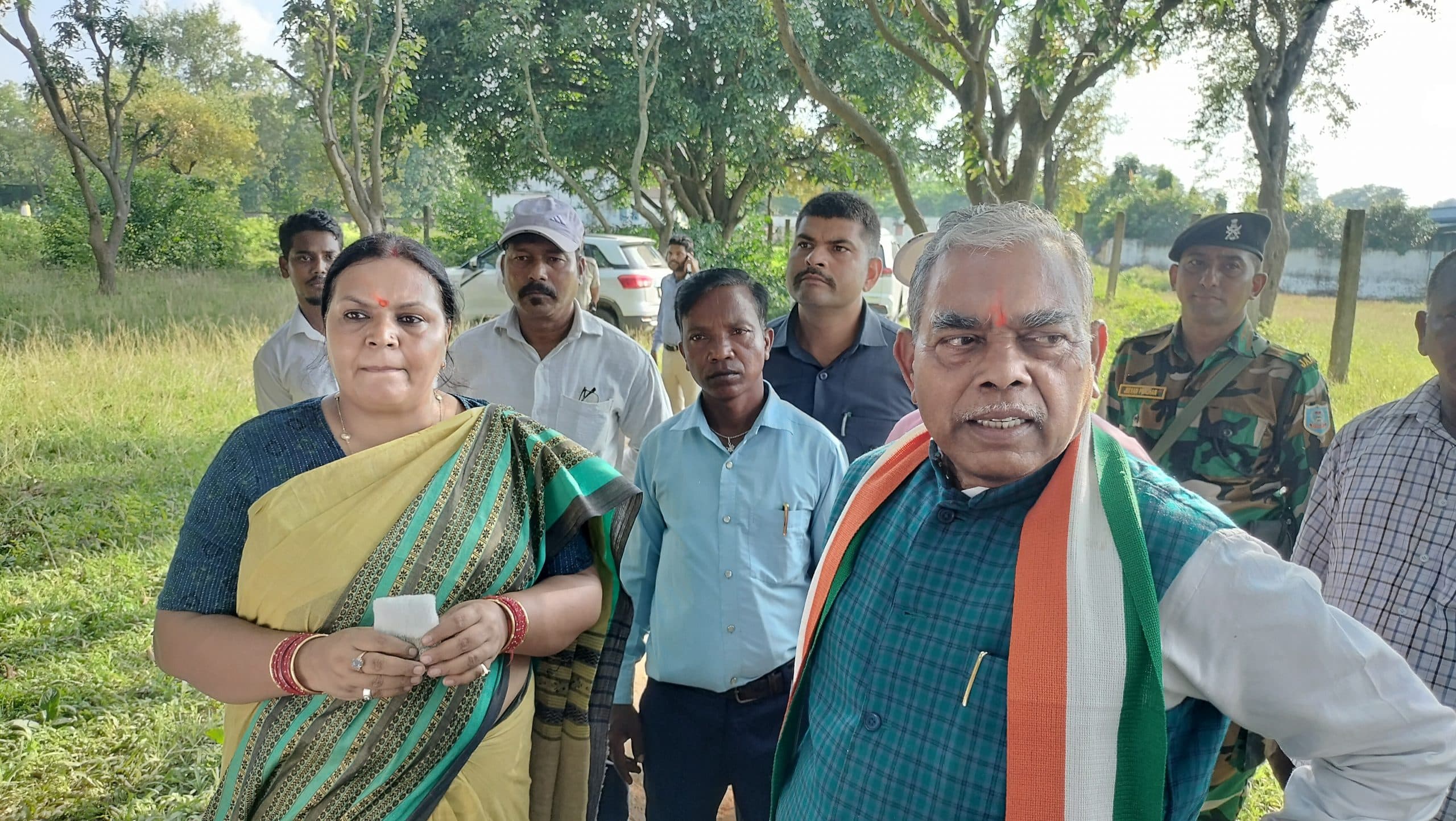 कृषि मंत्री पहुचीं सिल्ली, प्रोजनी बाग का निरीक्षण