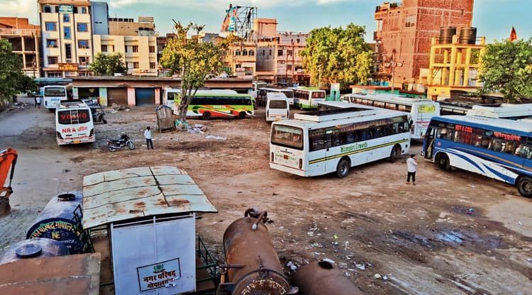 Gopalganj News : प्रभात खबर के खुलासे पर डीएम ने लगायी मुहर, सीओ, सीआइ, कर्मचारी और भू-माफिया पर केस दर्ज