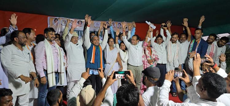 एक-एक बूथ पर जाकर कांग्रेस पार्टी को मजबूत करें कार्यकर्ता