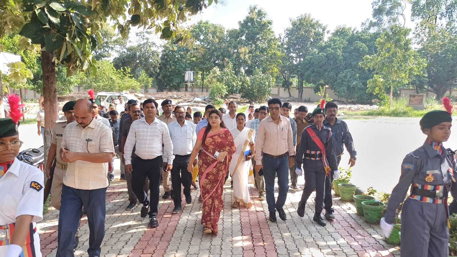 सिमुलतला आवासीय विद्यालय में कमियों को किया जायेगा दूर- डीएम