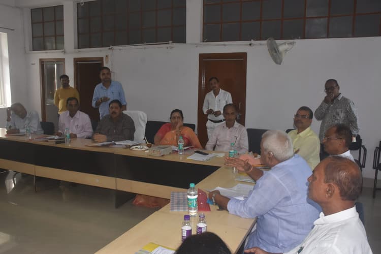 विवि में पीजी विभाग सहित सभी भवनों की मरम्मत पर 50 करोड़ होंगे खर्च