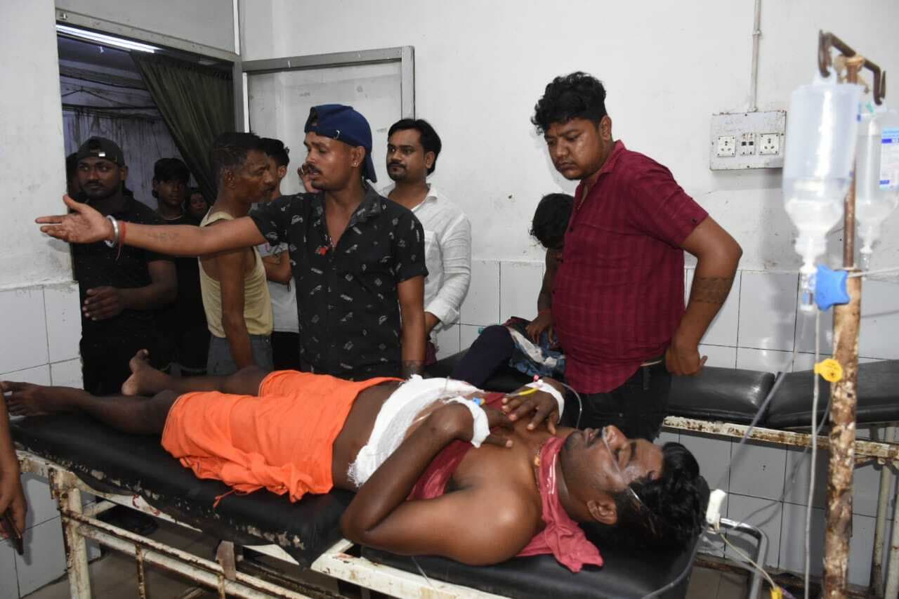 DHANBAD NEWS : धनसार में सिंह मेंशन समर्थक बुधन मंडल को मारी गोली, हालत गंभीर