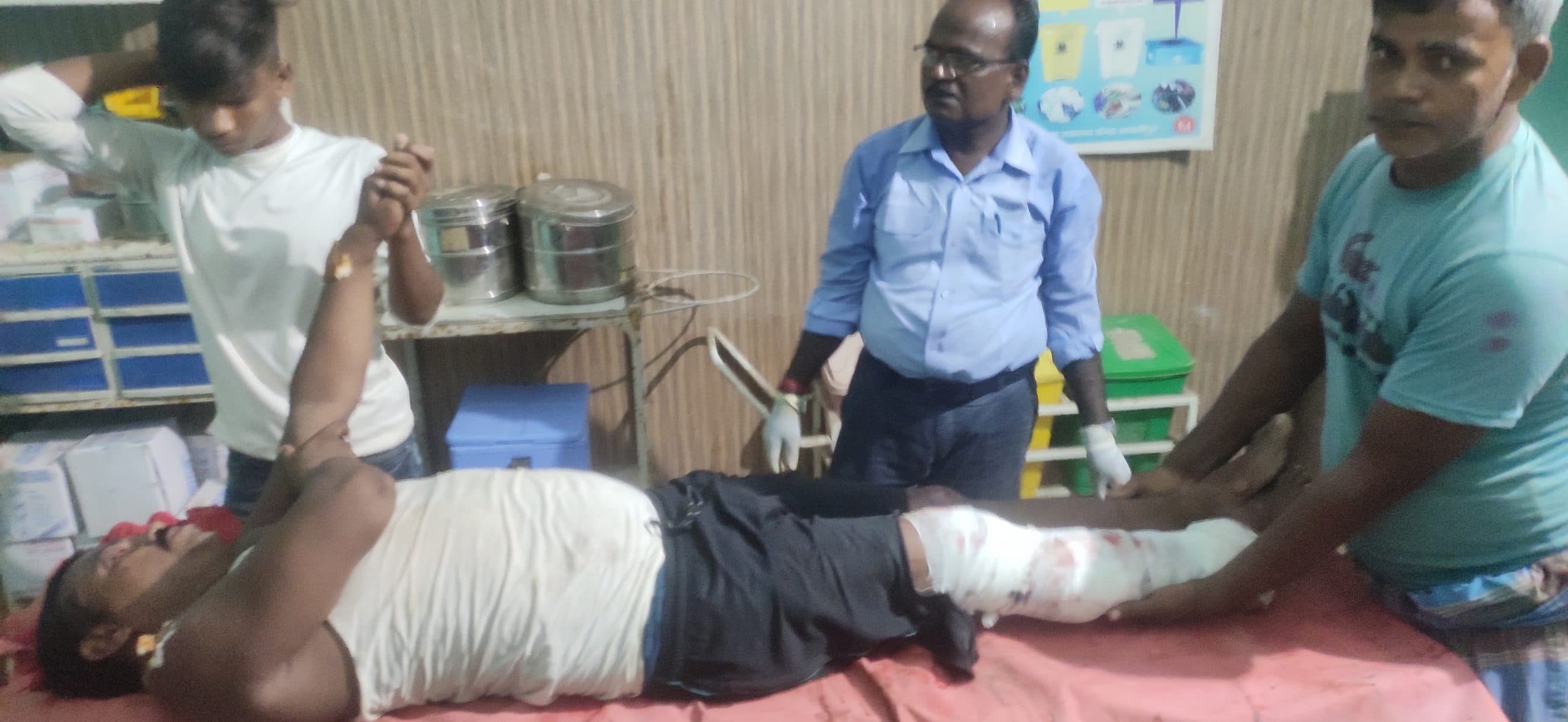 टोटो पलटने से चालक की स्थिति गंभीर, रेफर