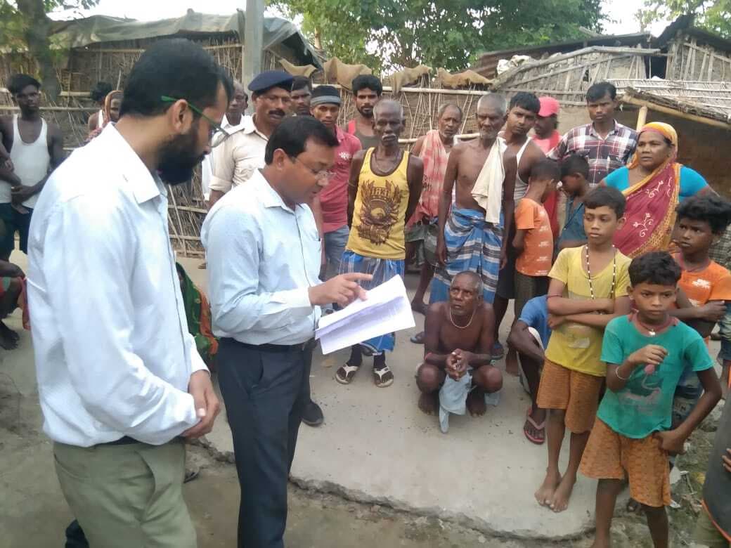 आयुष्मान व राशन कार्ड के ई केवाईसी कार्य का एसडीएम ने लिया जायजा