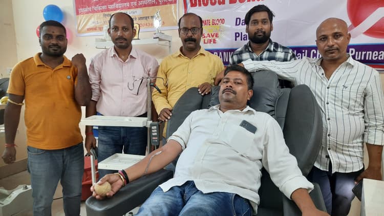 जीएमसीएच में युवाओं ने बढ़-चढ़ कर किया रक्तदान