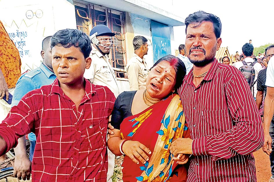 लापता नौ मछुआरों में से आठ के शव ट्रॉलर से बरामद, एक अभी भी लापता