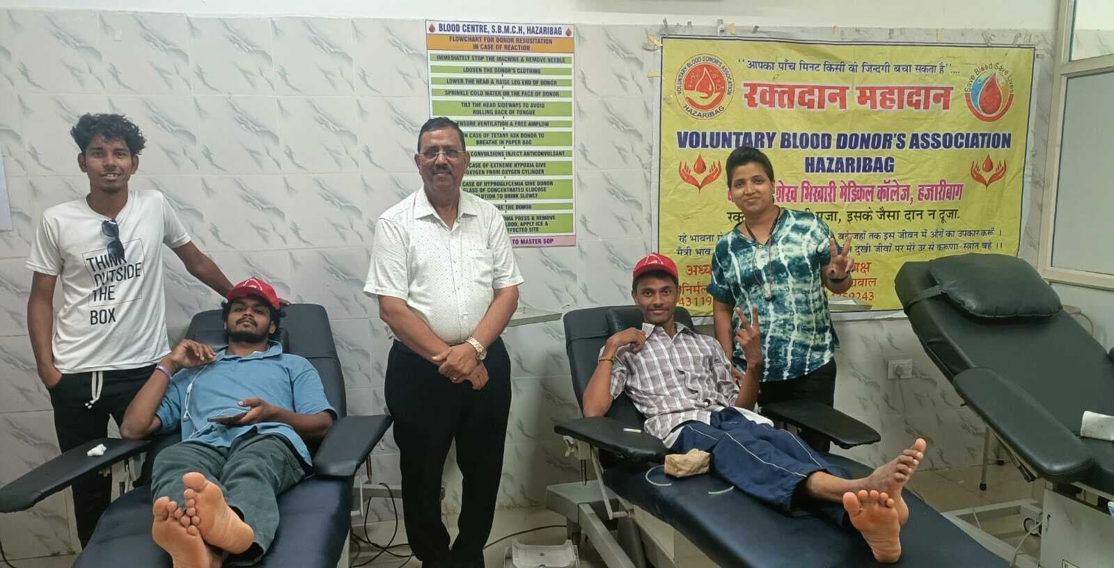 वॉलंटरी ब्लड डोनर्स एसोसिएशन ने लगाया रक्तदान शिविर