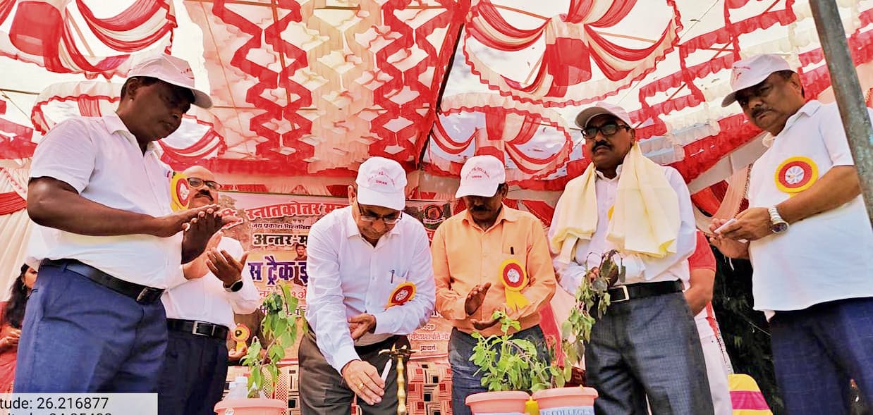 siwan news. 100 मीटर की दौड़ में छपरा के सिद्धू व गोपालगंज की अंकू को प्रथम स्थान