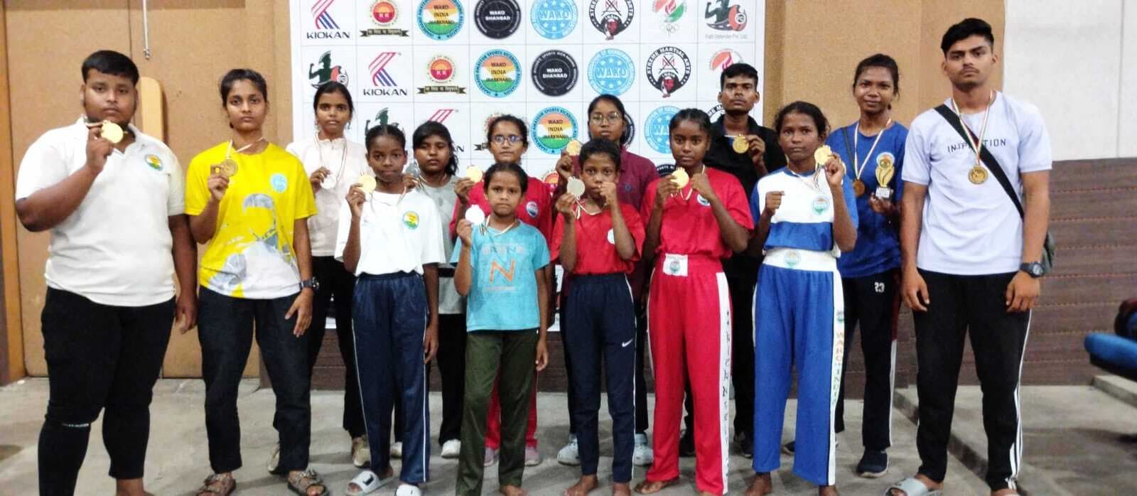 किक बॉक्सिंग : जिले के खिलाड़ियों ने जीते कुल 14 पदक