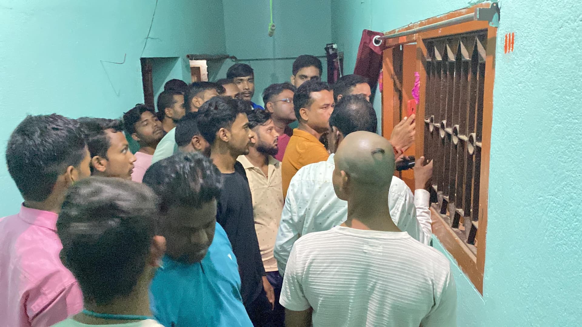 Giridih News: सिहोडीह में फांसी के फंदे से लटका हुआ मिला हजारीबाग की युवती का शव