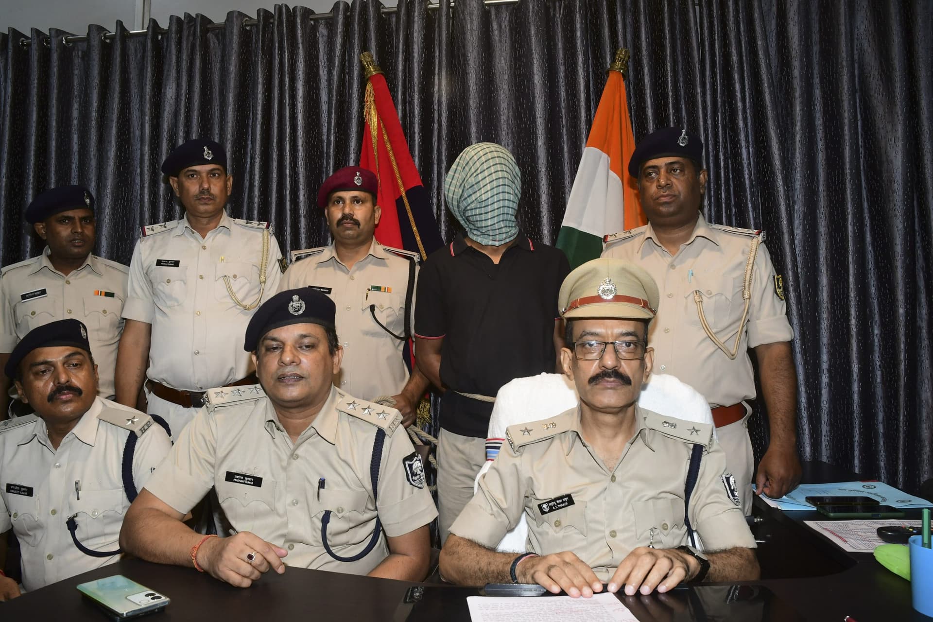 Patna : पैसा लूट कर मामा-भांजे से ट्रेन से फेंकने वाला फर्जी आरपीएफ जवान गिरफ्तार