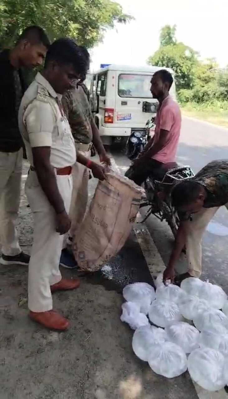 43 लीटर देसी चुलाई शराब के साथ तस्कर गिरफ्तार