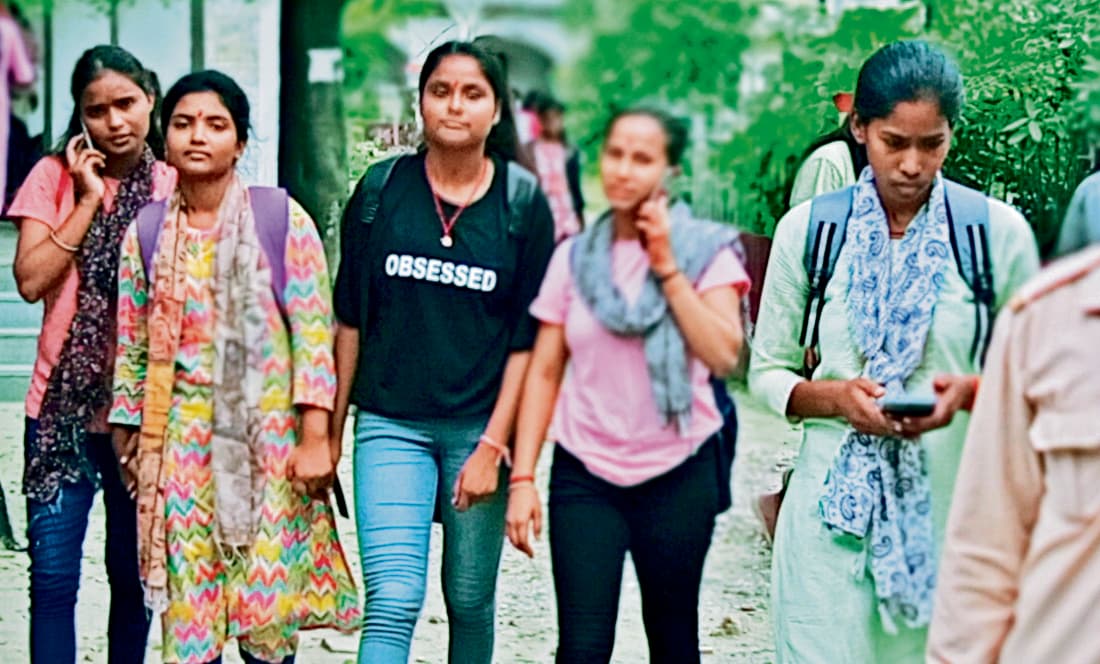 Chhapra News : स्नातक में स्पॉट एडमिशन लेने वाले छात्रों की शुरू हुईं कक्षाएं