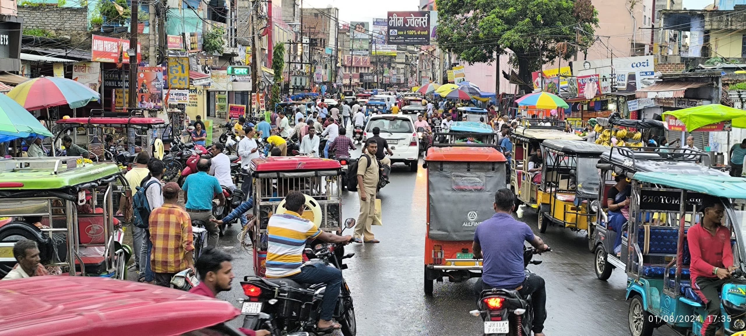 Giridih News : अतिक्रमण मुक्त शहर व वेंडिंग जोन में फुटपाथियों की शिफ्टिंग बड़ी चुनौती