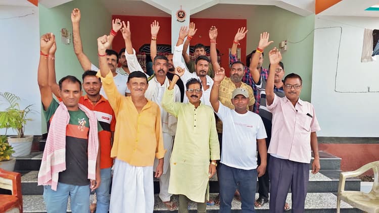 Chhapra News : तरैया में बैठक कर उपभोक्ताओं ने स्मार्ट मीटर लगाने का किया विरोध