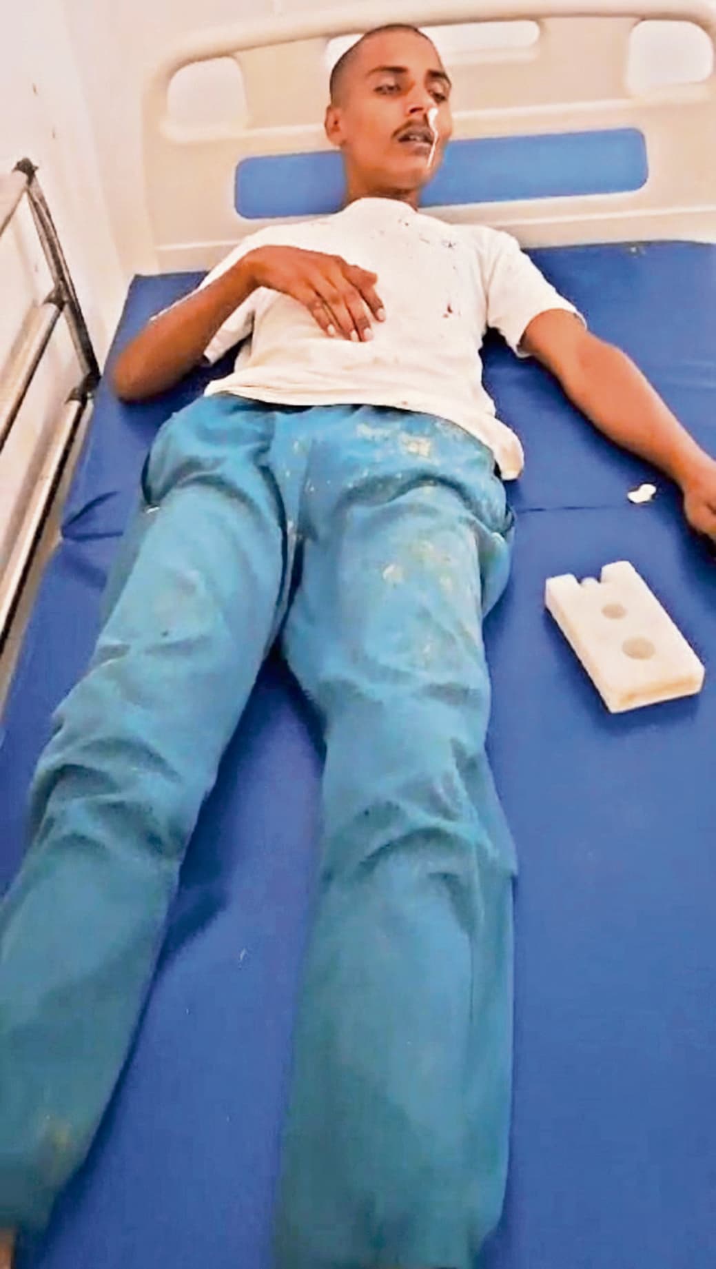 Gaya News : पुल के पास पुलिस की पिटाई से दो युवक घायल