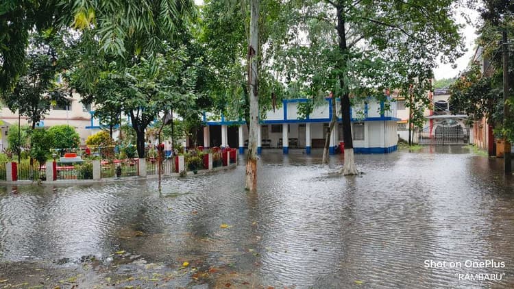 जमकर बरस रहे बदरा,पानी पानी हुआ शहर