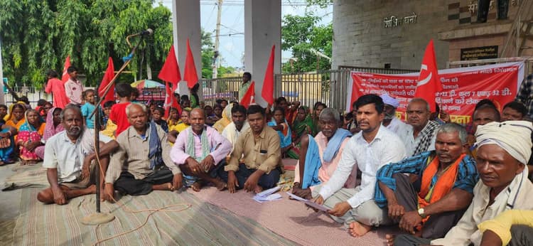 गृहविहीन पर्चाधारियों की जमीन पर भू-माफिया कर रहे कब्जा, प्रशासन मौन : भाकपा-माले