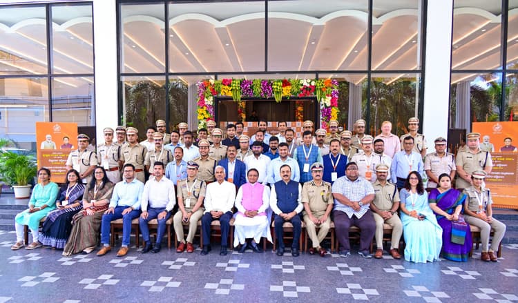Bhubneswar News: पुलिस मानसिकता बदले, महिलाओं की सुरक्षा सुनिश्चित करे : मोहन माझी