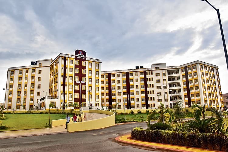 सॉल्वर को बैठाने में आर्यभट्ट विवि का स्टाफ भी शामिल, जांच शुरू