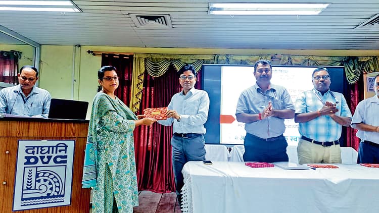 डीएसटीपीएस में कविगोष्ठी, पुरस्कार वितरण और हिंदी पखवाड़ा का समापन समारोह