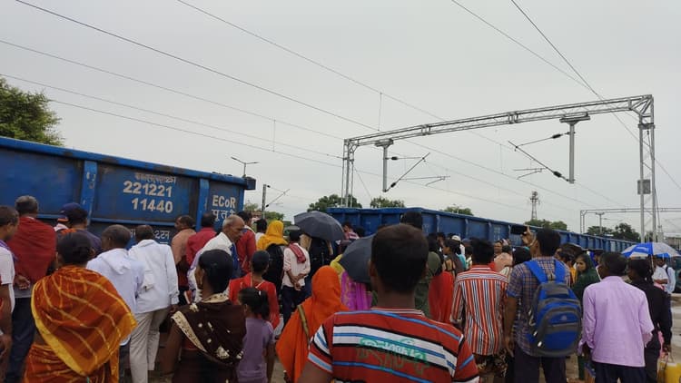 Gaya News: गया-कोडरमा रेलखंड पर टूटा मालगाड़ी का कपलिंग, दो हिस्सों में बंटी ट्रेन