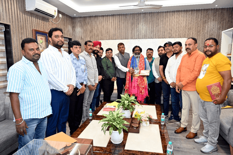 Durga Puja: पुराने विधानसभा मैदान में धूम-धाम से मनेगा दुर्गा पूजा, सीएम हेमंत सोरन ने दी मंजूरी