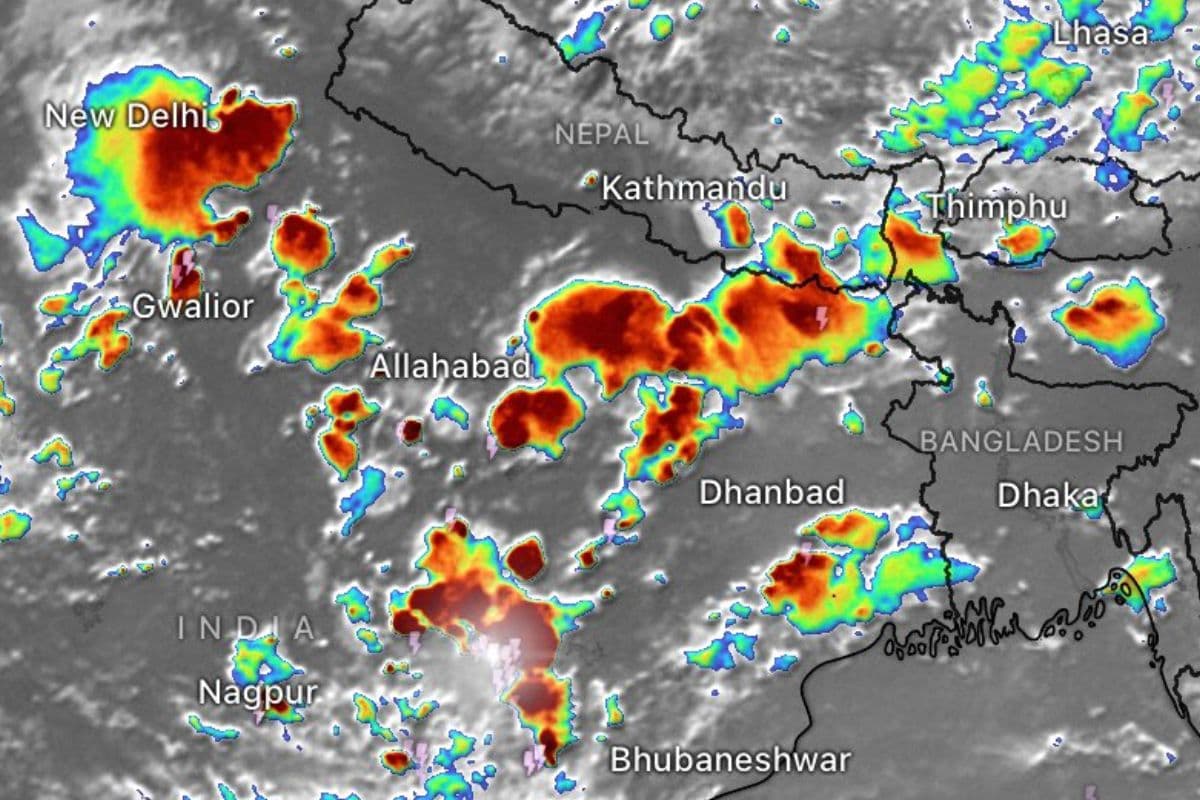 Jharkhand Weather: गढ़वा और कोडरमा जिले में अगले 3 घंटे में गरज के साथ वज्रपात की चेतावनी