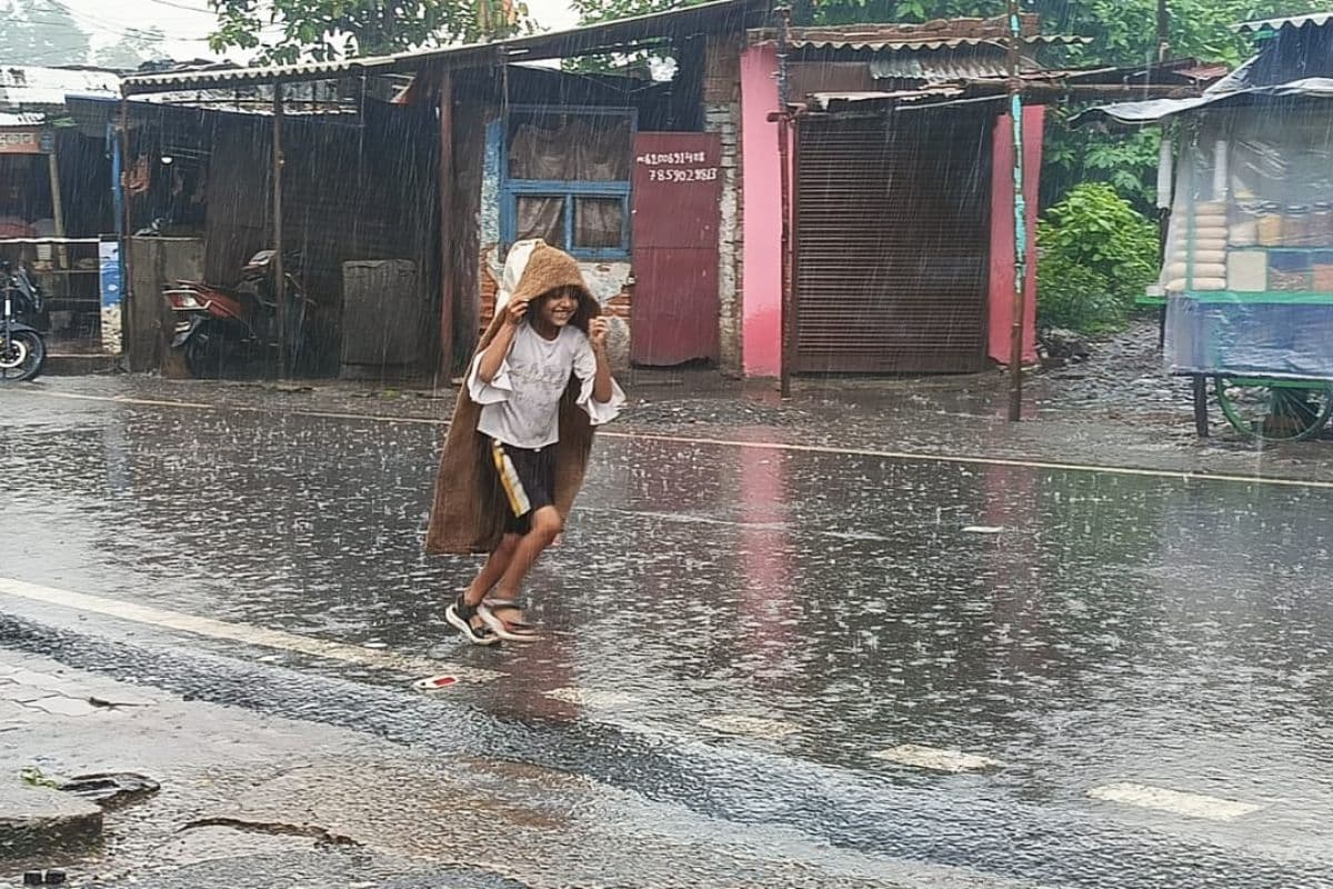 Rain Alert: नवरात्रि-दशहरे में जमकर होगी बारिश, IMD ने जारी किया अलर्ट, देखें अगले 7 दिनों की वेदर रिपोर्ट