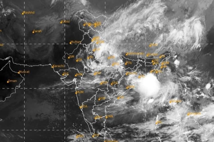 Rain Alert: दुर्गा पूजा-नवरात्रि में जमकर होगी बारिश, 3 से 8 अक्टूबर तक IMD ने जारी किया अलर्ट, देखें अगले 5 दिनों की वेदर रिपोर्ट