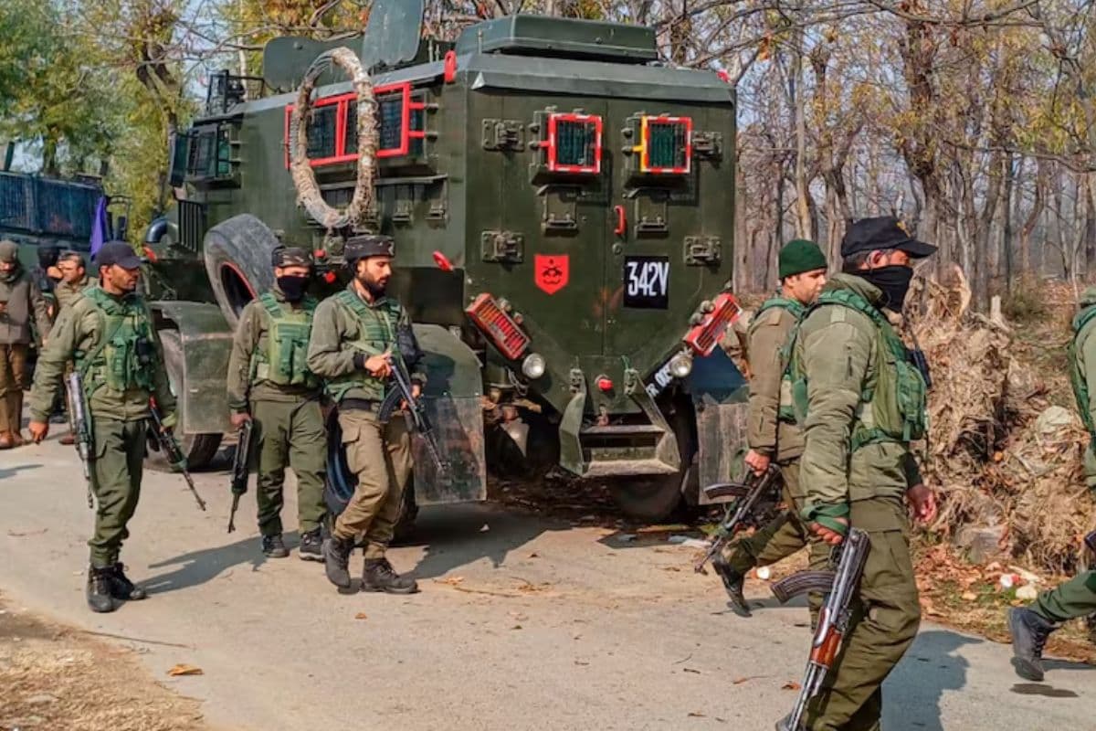 Jammu And Kashmir: सैन्य शिविर में गोली लगने से एक सैनिक की मौत