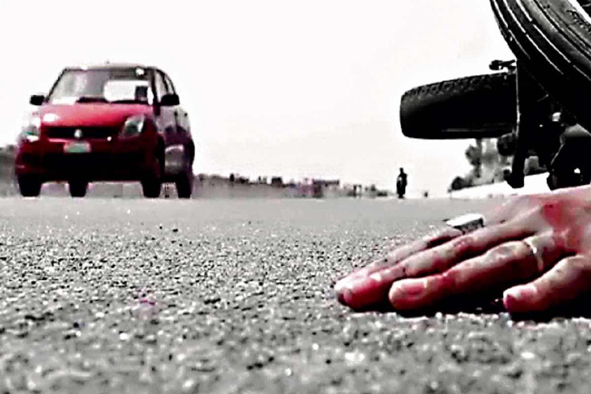 Bihar News: पटना में सड़क हादसा, बाइक सवार युवक की गयी जान