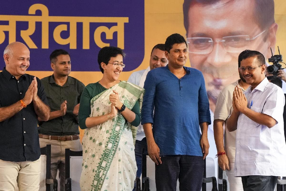 Delhi Crime News: दिल्ली में जंगल राज, आप नेता चिंतित, कहा- शोरूम पीएम आवास से कुछ किलोमीटर ही दूर