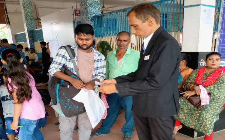 Indian Railways: सोनपुर रेल मंडल में मेगा टिकट चेकिंग, एक दिन में वसूला गया 12.58 लाख जुर्माना