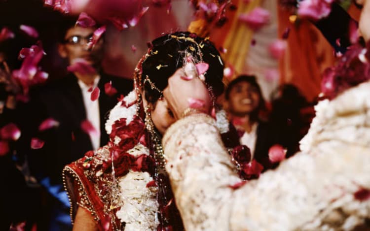 Relationship Tips: आपकी पत्नी आपसे चाहती हैं ये चीजें
