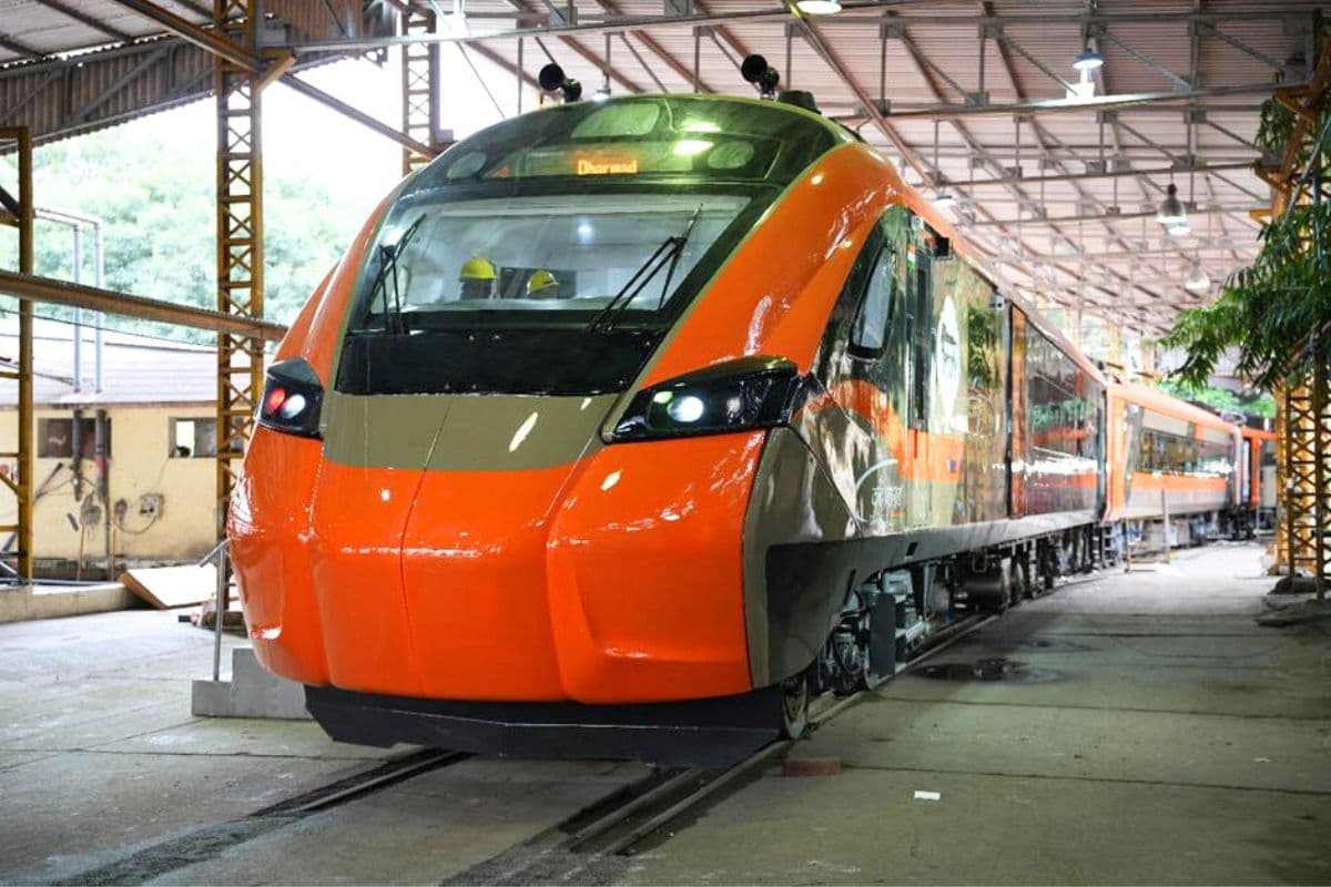 Vande Bharat Express : वंदे भारत एक्सप्रेस ट्रेन कश्मीर की वादियों में दौड़ेगी, जानें रूट और किराया