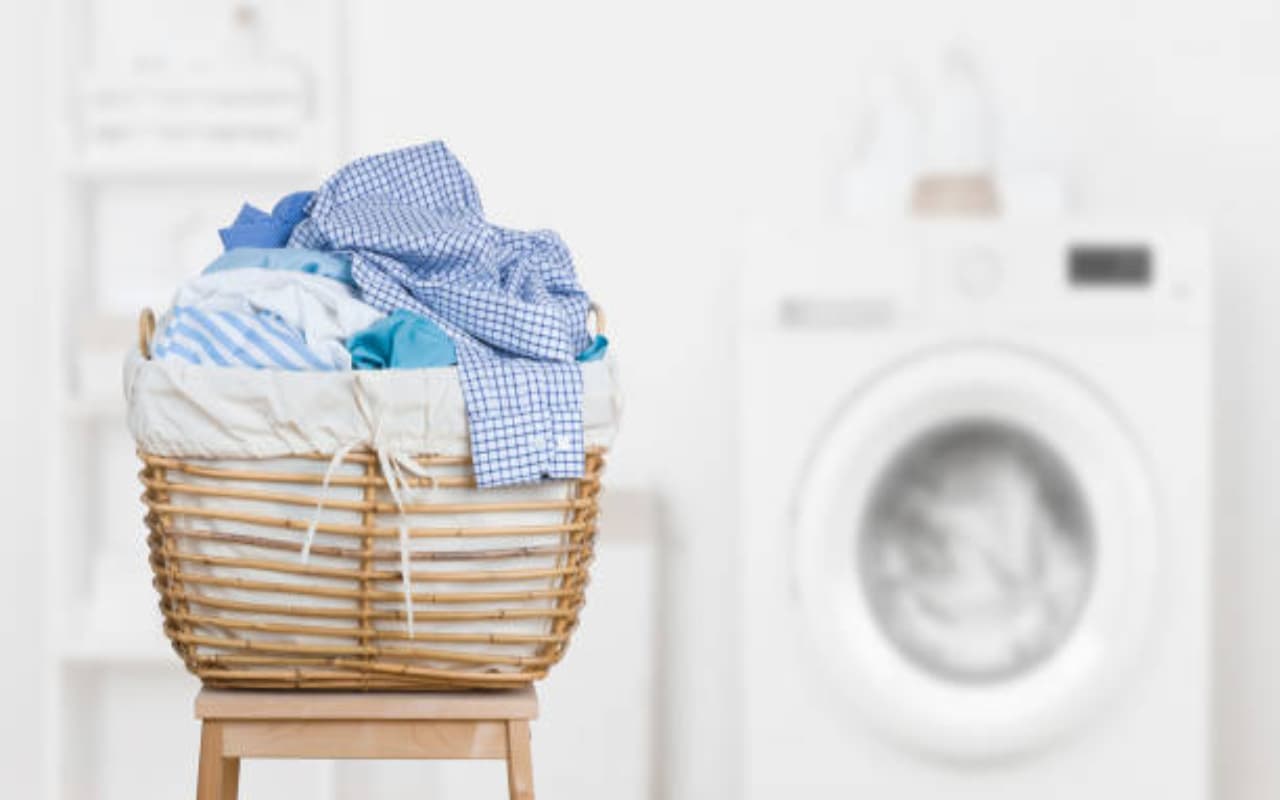 Laundry Tips: वाशिंग मशीन में कपड़े धोते समय कहीं आप भी तो नहीं कर रहे ये गलतियां?