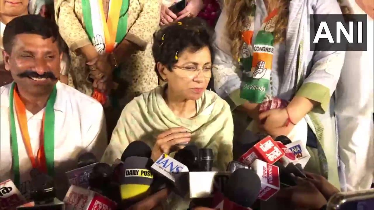 Kumari Shailaja: कांग्रेस को बहुमत मिली तो कुमारी शैलजा हो सकती हैं हरियाणा की मुख्यमंत्री! CM की रेस में शैलजा सबसे आगे Kumari Shailaja: कांग्रेस को बहुमत मिली तो कुमारी शैलजा हो सकती हैं हरियाणा की मुख्यमंत्री! CM की रेस में शैलजा सबसे आगे