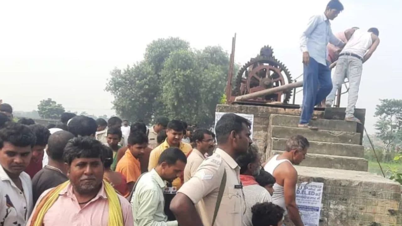 Bihar News: рдмреЗрддрд┐рдпрд╛ рдореЗрдВ рдорд╣рд┐рд▓рд╛ рдиреЗ рдПрдХ рд╕рд╛рд▓ рдХреА рдмреЗрдЯреА рдХреЗ рд╕рд╛рде рдирд╣рд░ рдореЗрдВ рдХреВрджрдХрд░ рджреА рдЬрд╛рди, рдЪрд╛рд░ рд╕рд╛рд▓ рдкрд╣рд▓реЗ рд╣реБрдЖ рдерд╛ рд▓рд╡ рдореИрд░реЗрдЬ