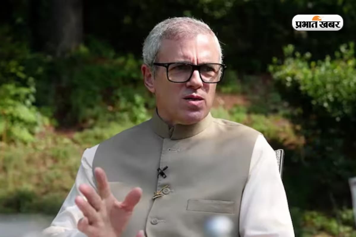 Jammu and Kashmir: जम्मू-कश्मीर में 6 साल बाद बदलाव, राष्ट्रपति शासन समाप्त Jammu and Kashmir: जम्मू-कश्मीर में 6 साल बाद बदलाव, राष्ट्रपति शासन समाप्त