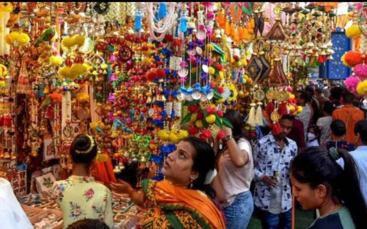 Dhanteras 2024: рдзрдирддреЗрд░рд╕ рдкрд░ рд╕реБрдкреМрд▓ рдореЗрдВ 50 рдХрд░реЛрдбрд╝ рд░реБрдкрдпреЗ рдХрд╛ рд╣реБрдЖ рдХрд╛рд░реЛрдмрд╛рд░, рдЦрд░реАрджрд╛рд░реЛрдВ рдХреА рднреАрдбрд╝ рд╕реЗ рд╕рдбрд╝рдХ рдЬрд╛рдо