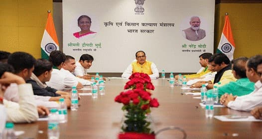 Agriculture: किसानों ने लाभकारी खेती के लिए मॉडल कृषि फार्मिंग के प्रशिक्षण मुहैया कराने को कहा Agriculture: किसानों ने लाभकारी खेती के लिए मॉडल कृषि फार्मिंग के प्रशिक्षण मुहैया कराने को कहा