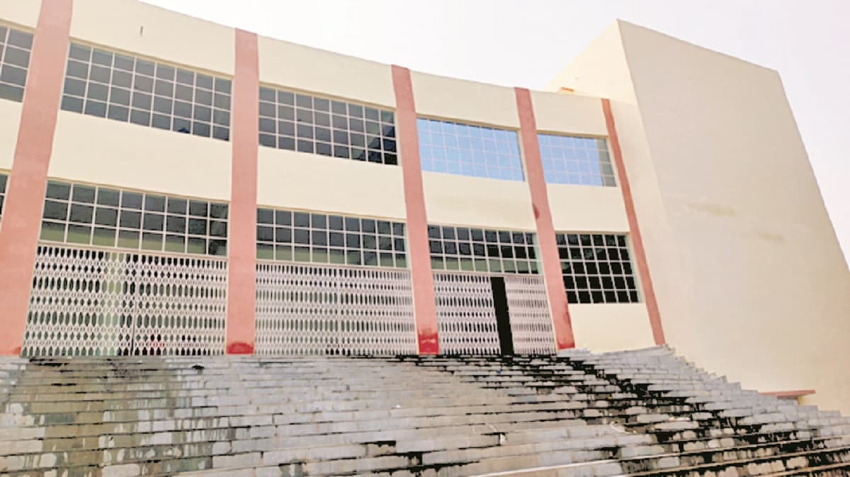 Supaul News : आधुनिक सुविधा से लैस टाउन हॉल बनकर तैयार, जल्द होगा उद्घाटन